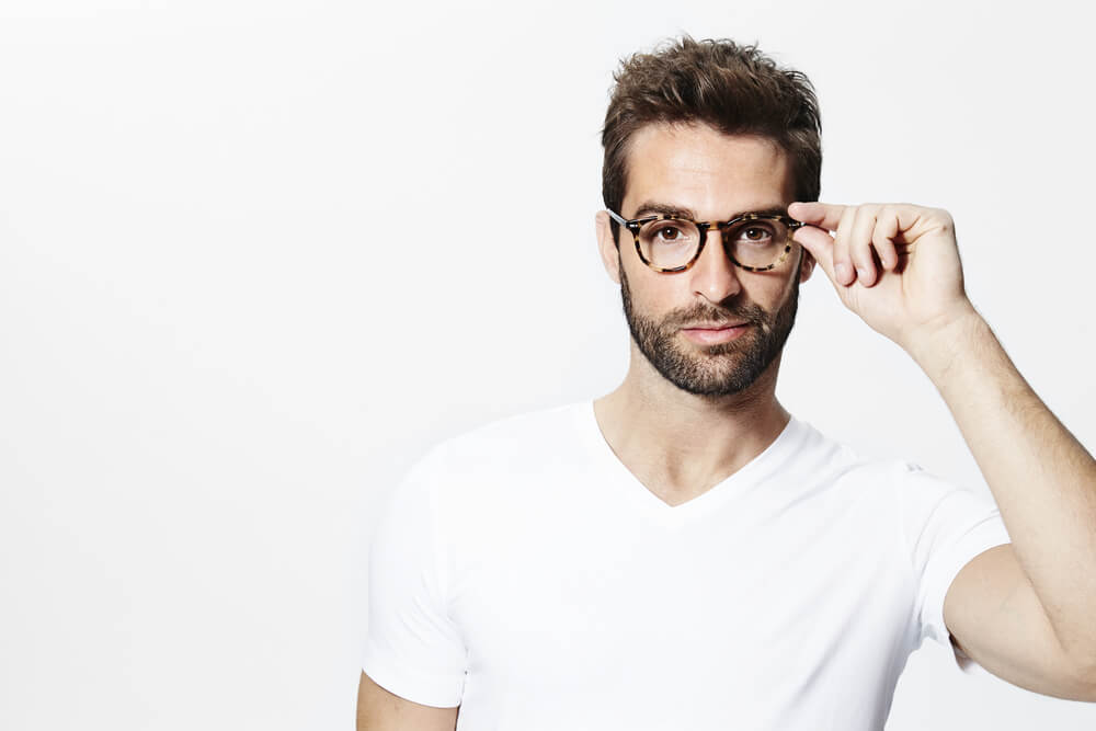 Armação de óculos masculino: como escolher - Blog eÓtica